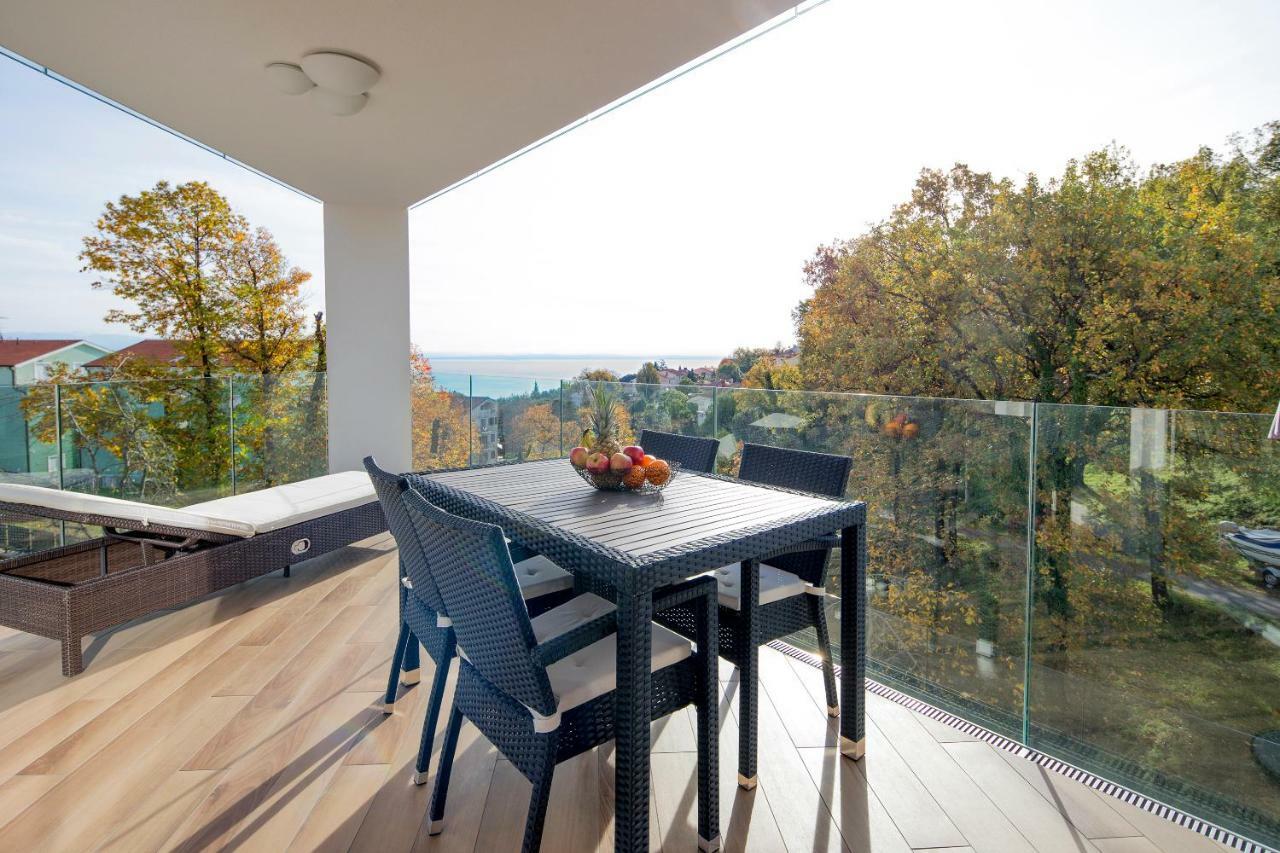 Modern Apartment Near The Sea Ičići Buitenkant foto