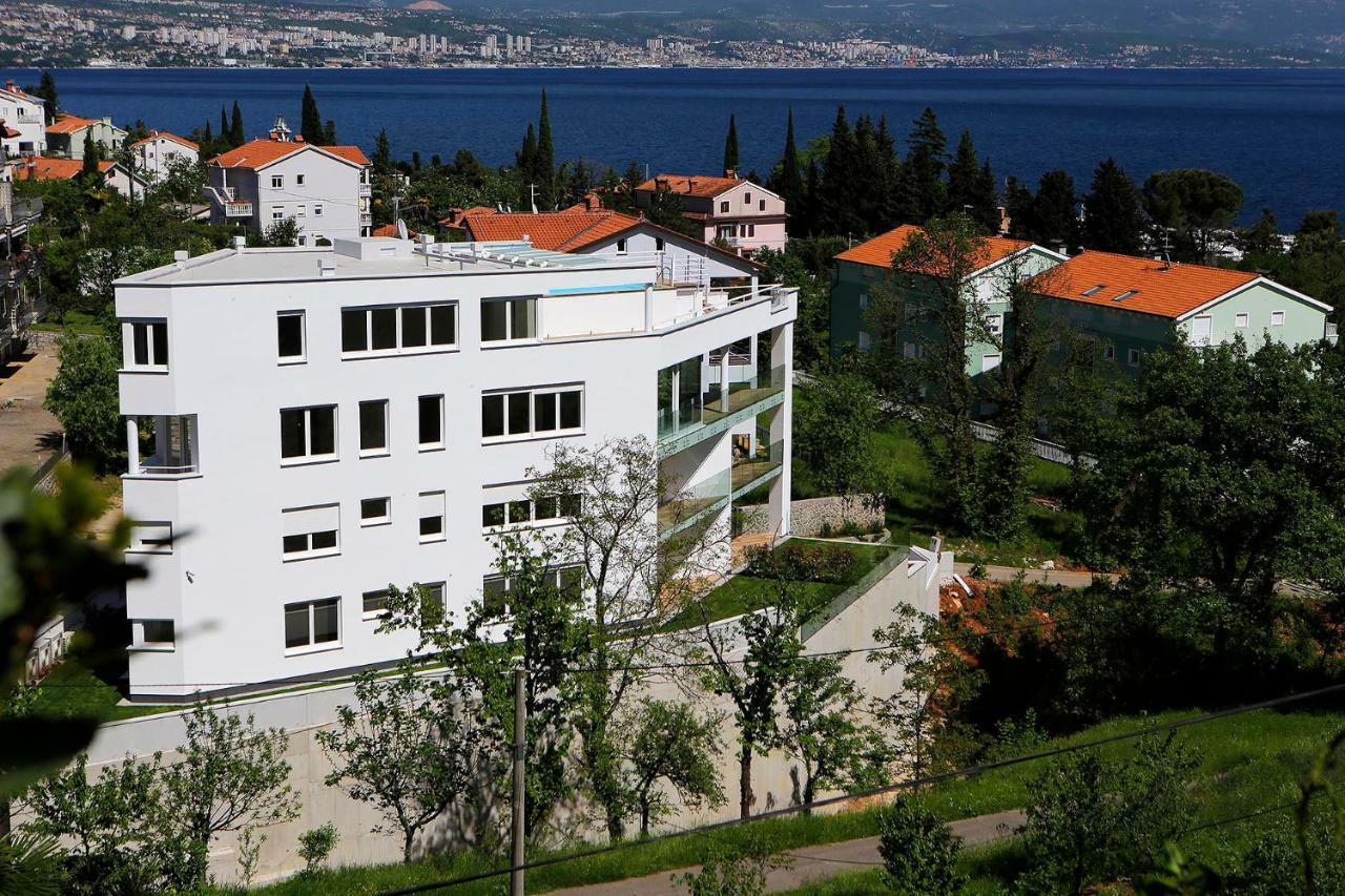 Modern Apartment Near The Sea Ičići Buitenkant foto